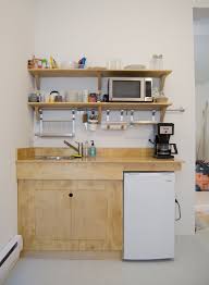 The saying goes cute things come in small packages, but this doesn't always apply to apartments. Handmade Studio Renovations An Update Kitchen Design Small Small Apartment Kitchen Kitchen Design