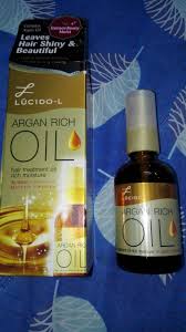 Rich in argan oil, this hair treatment repairs split ends and damages caused by heat while also protecting tresses from harmful uv rays. Lucido L Argan Oil Rich Moisture Reviews