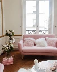 Encontre imagens stock de white couch decorated sparkling pink pillows em hd e milhões de outras fotos, ilustrações e imagens vetoriais livres de direitos na coleção da shutterstock. 18 Chic Blush Pink Sofas How To Style Them