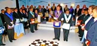 N'entre pas qui veut en maçonnerie. G L T M F Comment Devenir Franc Macon Une Quete Initiatique