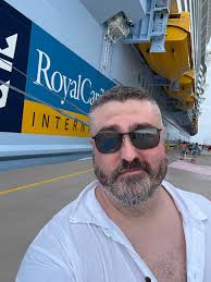 Good morning, is this an immature male Baltimore oriole? Thank you.