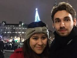 Friendly couple looking for new digs in Z2 ‹ SpareRoom