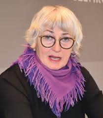 Harstad har mange dyktige kvinner som har utmerket seg gjennom tidene. Her  er 21 av dem.