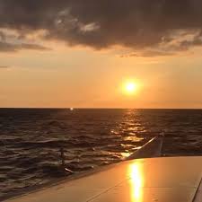 Un Joli Couche De Soleil Sur Le Bateau Energy Observer Energy Observer Energyobserver Photos Et Videos Instagram Https Www Baltic Sea Sunset Instagram