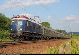 E18 047 Untitled Db Class 118 At Bonn Germany By Martin Morkowsky Germany Rail Car Train