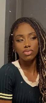 Promote with Moesha Williams (@thats.so.moe)