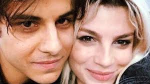 Tutta fratelli d'italia esprime il suo cordoglio e si stringe al dolore della famiglia. 8wspssqgqz9ywm