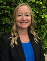 Kari Waller's Instagram, Twitter & Facebook