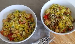 Salam comment faites vous pour savoir que la semoule du couscous est kadra bout et je mets dessus le keskes dans lequel j'ai mis mon couscous mouillé. Couscous De Mais Et De Riz Legumes Raisins Secs Et Dattes La Fee Stephanie