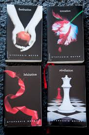 Quadralogie Qui M A Redonnee Envie De Lire Je L Ai Devoree Twilight Fascination Tentation Hesitation Revelation Stepheniem Twilight Livre Livres Audio