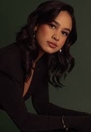 Leticia Cruz's Instagram, Twitter & Facebook