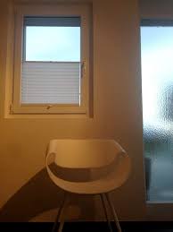 Sie möchten ein plissee für fenster kaufen? Weisser Fenster Sichtschutz Mit Plissee Faltstores Von Sensuna Plissee Tolle Stuhle Sichtschutz