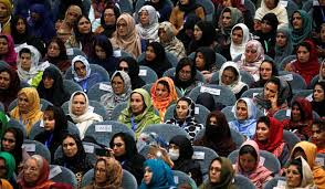 Очевидцы засняли огромную толпу возле карусели. Young Women Grown Up Without Taliban Dread Their Return The Week