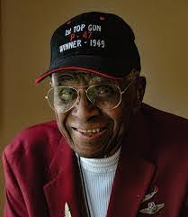 Sara Redwine's Instagram, Twitter & Facebook