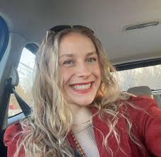 Melissa Currier's Instagram, Twitter & Facebook