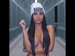 Karen Vi Icejjfish On The Floor That Raw Beauty Stars In 679 Directed By The Rockstar Baby Karen Vi Fashion Beauty