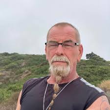 Does anyone know a Singer industrial sewing machine repair person?