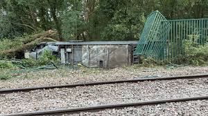Déraillement d'un TER en Seine-Maritime : blessés, témoignages, enquête... Ce que l'on sait de l'accident ferroviaire — TF1 Info
