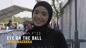Izzar anwari comel betul, bijak dan pandai berlakon? Actress Ummi Nazeera Gives Blind Football A Shot Eye On The Ball Youtube