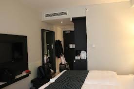 Spend the night in comfort and enjoy the great location. Samsung Flat Screen Tv Aufnahme Von Holiday Inn Berlin Centre Alexanderplatz Tripadvisor