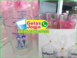 Terkecuali mug ini jadi souvenir pernikahan murah yang penuh dengan arti, mug juga adalah benda yang umumnya dipakai keseharian. Harga Souvenir Gelas Pernikahan Di Asemka 089668487220 Whatsapp Gelas Suvenir Pernikahan Ikan Cupang