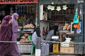 Waa sheeko qosol badan oo ku saabsan gabar rer somaliya iyo wiil somalida kenya ama somali sujuu oo aad u qosol. Here S What It Means To Be Somali In Kenya The Washington Post