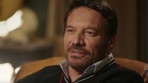 Samuel Le Bihan avoue avoir eu "honte" de ses parents dans sa jeunesse :  "On était extrêmement pauvre" | Télé 7 Jours