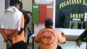 Tips melamar kerja yang baik. Jadi Tukang Sapu Dinas Kebersihan Batam Harus Punya Skck Tribun Batam