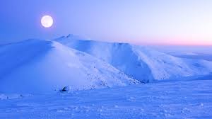 As it is composed of small ice particles, snow has a granular texture. Light Reflected Off Fresh Snow Can Outshine The Moon Science Aaas