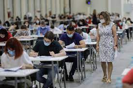 Taxa de inscriere la examenul de admitere va fi de 250ron, iar taxa de inmatriculare de 80ron. Bucuresti Examen Admitere Umf Carol Davila 26 Iulie 2020 Inquam Photos