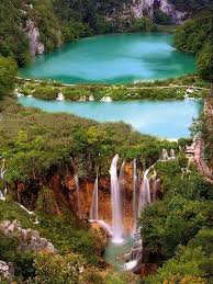 Trouvez des photos de banque d'images de haute qualité, que vous ne trouverez nulle part ailleurs. Epingle Par Meredith Francoise Sur Plitvice Lakes Croatia Paysages Du Monde Les Plus Beaux Paysages Beau Paysage