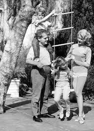 Jack Garfein Carroll Baker With Their Children Herschel And Blanche Celebrity Families Celebrity Couples Carol Lynley