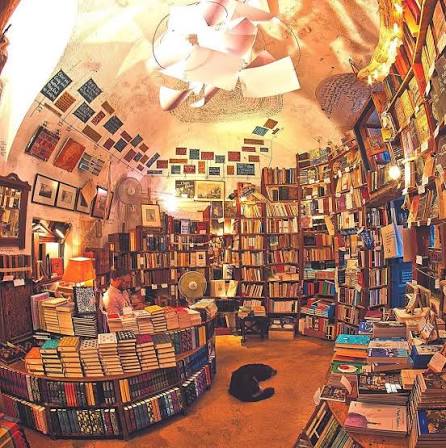 Atlantis Books | Oía
