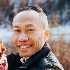 Starr Lee's Instagram, Twitter & Facebook