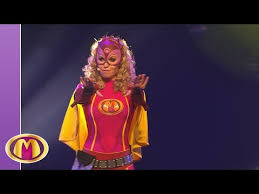 It is not the first time that lotte stevens takes on the role of mega mindy. Studio 100