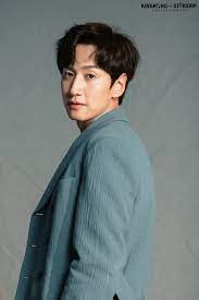 Lee kwang soo ретвитнул(а) #freepalestine. Lee Kwang Soo Is All Smiles In New Profile Photos Koogle Tv Selebritas Pacar Pria Pria