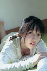 Beth Maer's Instagram, Twitter & Facebook