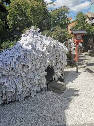 創価の集団ストーカーはつきまとう人の写真を盗撮し許可なく信者間 yahoo 知恵袋 ストーカー 創価 信者