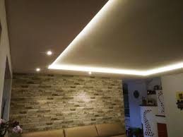 Abgehängte decke wohnzimmer gallerphot.blogspot.com die abgehängte decken sind ein trend und ein einzigartig dekoratives element für indirekte led deckenbeleuchtung wohnzimmer modern. Indirekt Beleuchtete Wohnzimmer Decke Trockenbau Design Facebook