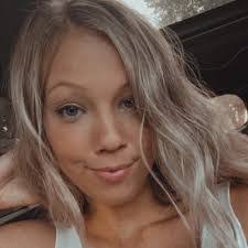 Heather Shrum's Instagram, Twitter & Facebook