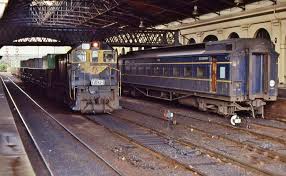 Vr Loco Y170 Hauls A Local Goods Trip Through The Station At Ballarat Vic 1987 Travel Fun Train Railway