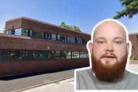 Man accused of robbery fails to show at Aylesbury Crown Court