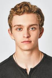 Casey Burke • Filmy • Wiek • Dzieci