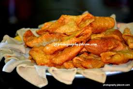 The amazing delicacy is prepared with mixed vegetables, and paste of ginger and this is the most famous and delicious snack of chhattisgarh. Chhattisgarh Cuisine Chhattisgarh Khana Chhattisgarh Traditional Food Bidiya à¤¬ à¤¡ à¤¯ Food Dishes Food Traditional Food