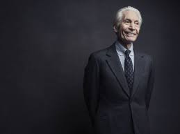 Rather than wearing jeans, he prefers suits. Ozoghxxjxduwsm