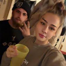 What settings are used for cutting glitter vinyl?