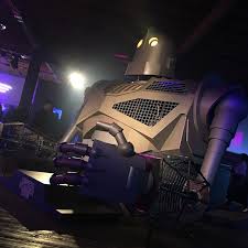 Wade's home trailer is located in the birchwood trailer, on top of the stack just behind the right side of the. First Look Ready Player One Experience At Sxsw Step Into The Oasis From The New Steven Spielberg Film Screens The Austin Chronicle