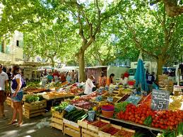 Zaterdagmarkt In Uzes Provence Uzes France Travel