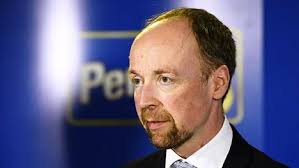 Huhtikuuta 1971 tampere) on helsinkiläinen perussuomalainen poliitikko ja blogikirjoittaja. Nain Jussi Halla Aho Kommentoi Perussuomalaisten Ajatuspajan Julkaisemaa Kirjaa Ei Sellaisia Ole Jarkeva Menna Painamaan Kirjaan Politiikka Ilta Sanomat