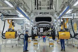 Doanh nghiệp ô tô tăng sản xuất tại Việt Nam